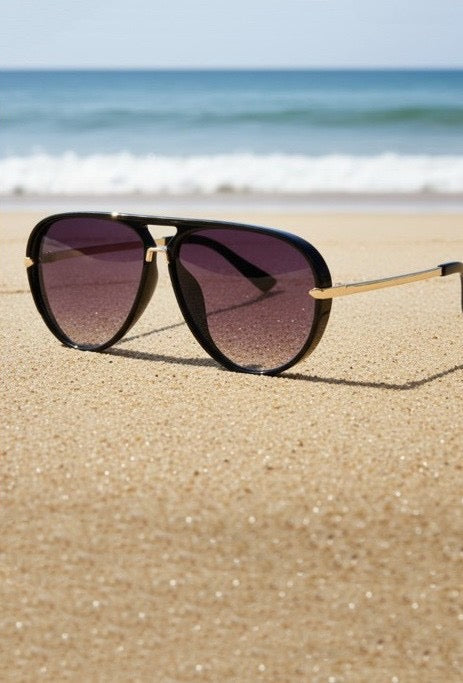 Oversized Retro Sunglasses Black & Gold
